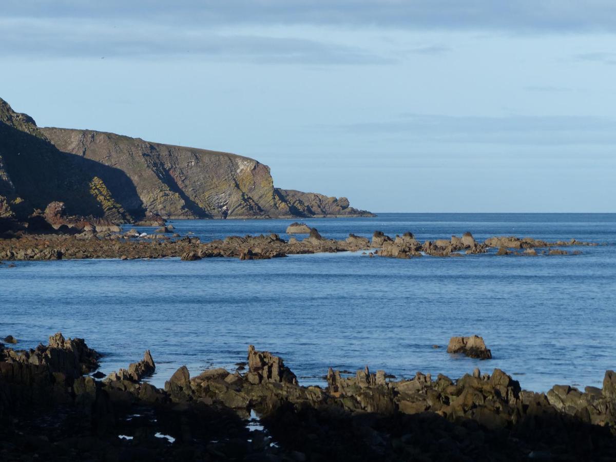 Relax In A 1 Bedroom Apartment Near A Country Pub Eyemouth Exterior photo