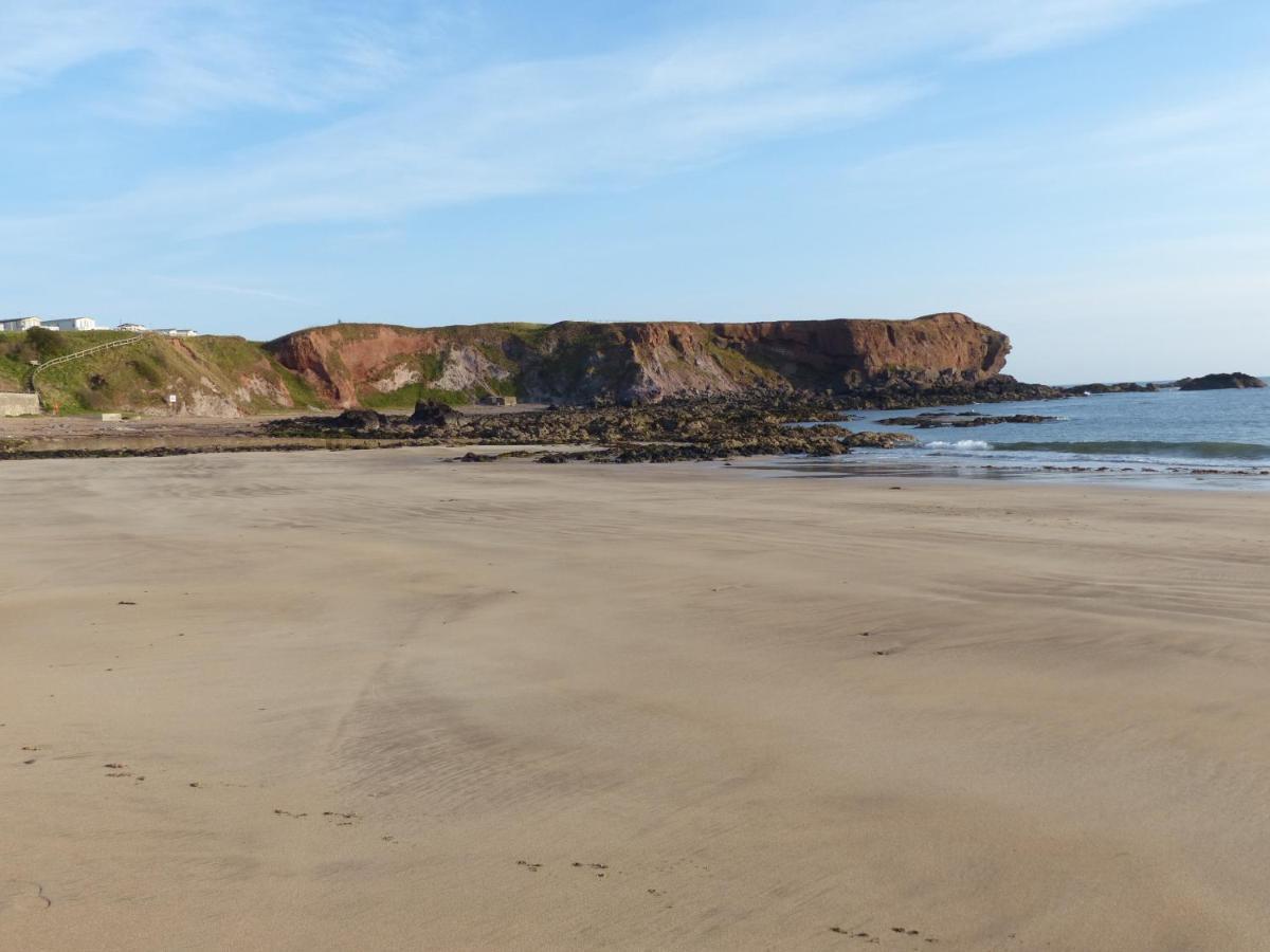 Relax In A 1 Bedroom Apartment Near A Country Pub Eyemouth Exterior photo