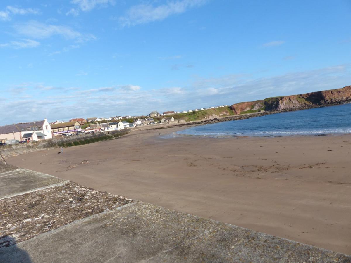 Relax In A 1 Bedroom Apartment Near A Country Pub Eyemouth Exterior photo